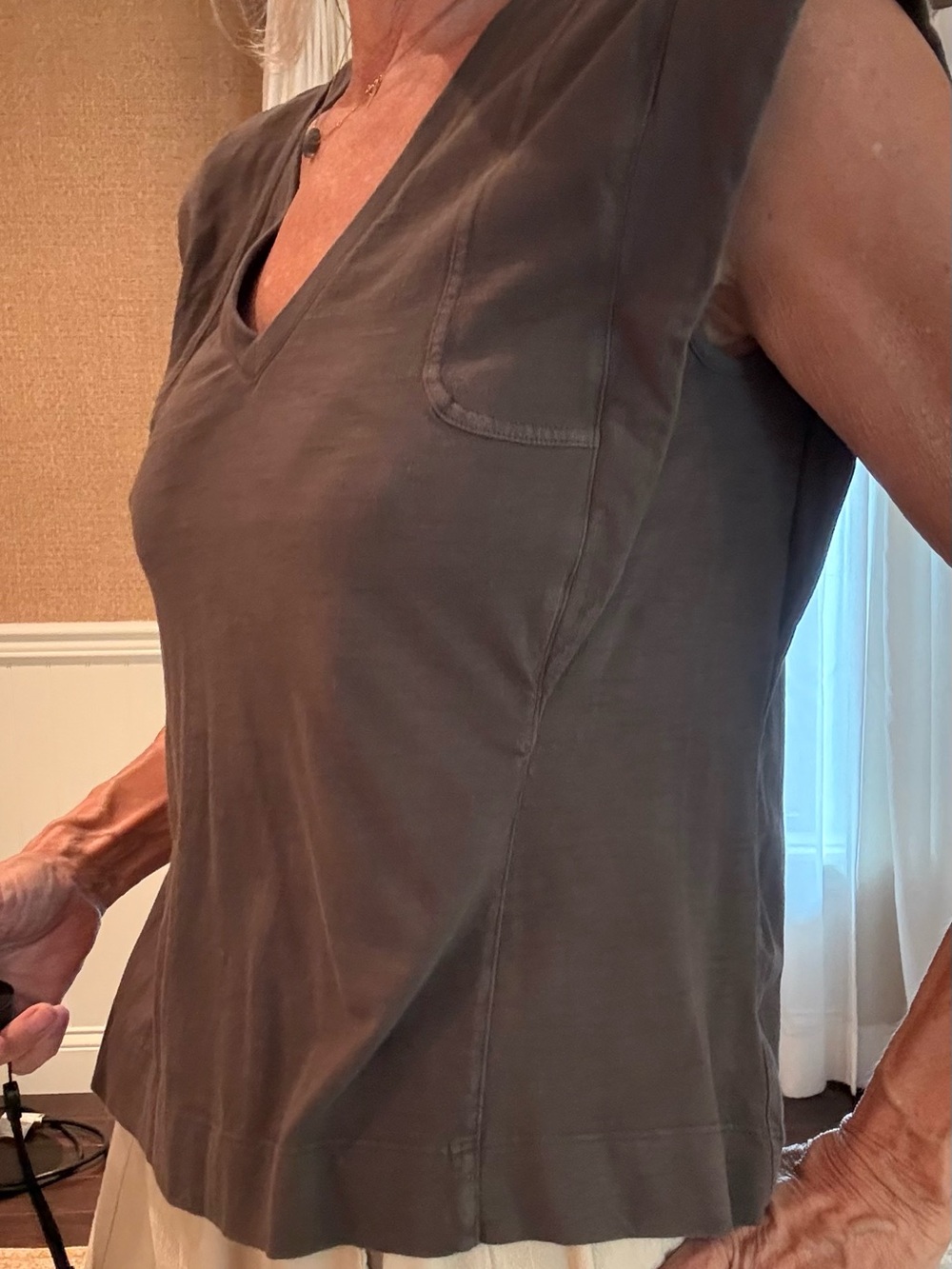 Women's V-Neck Short Sleeve Pocket Tee in Brown